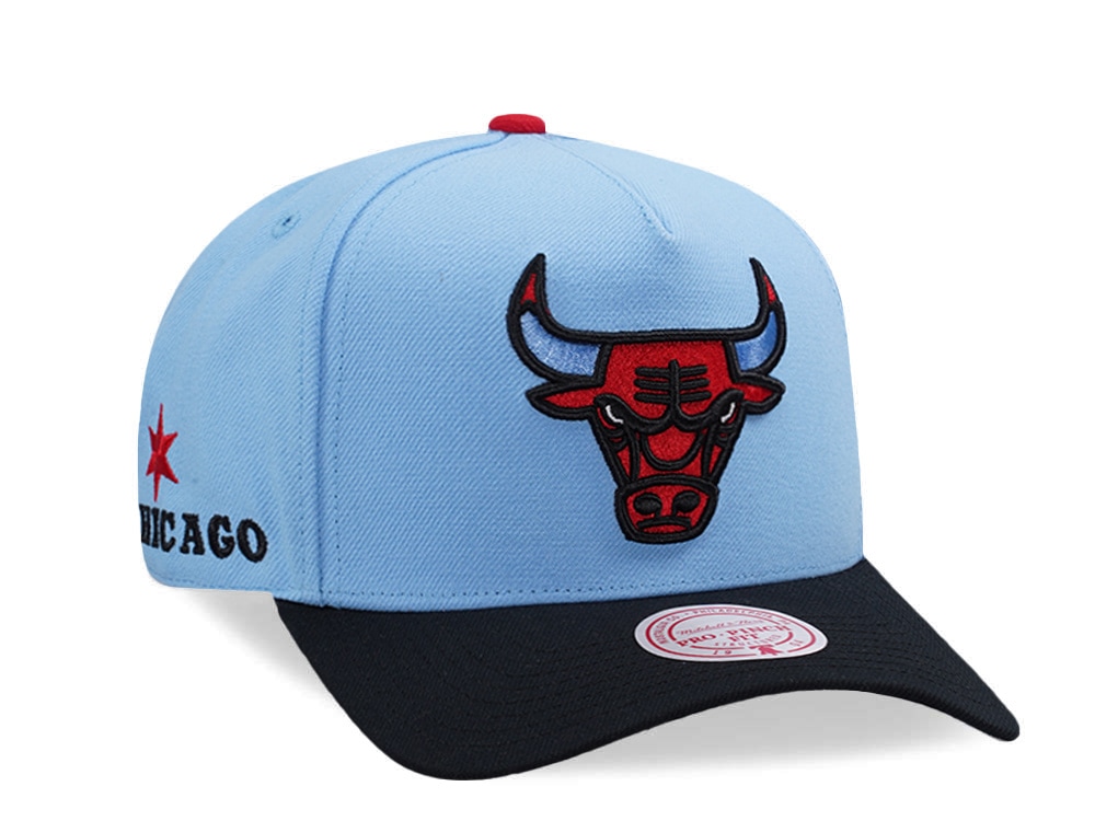 Mitchell & Ness Chicago Bulls NBA In The City Sky Blue Edition Pro Pinch Fit Snapback Cap