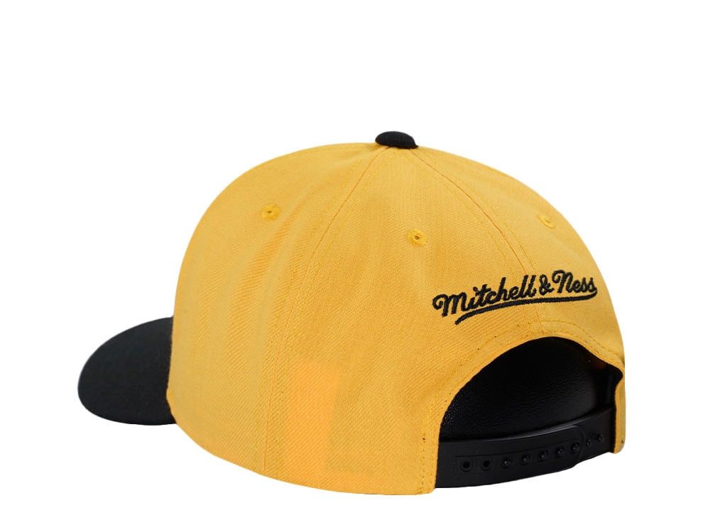 Mitchell & Ness Boston Bruins Pro Crown Fit Vintage Yellow Snapback Cap