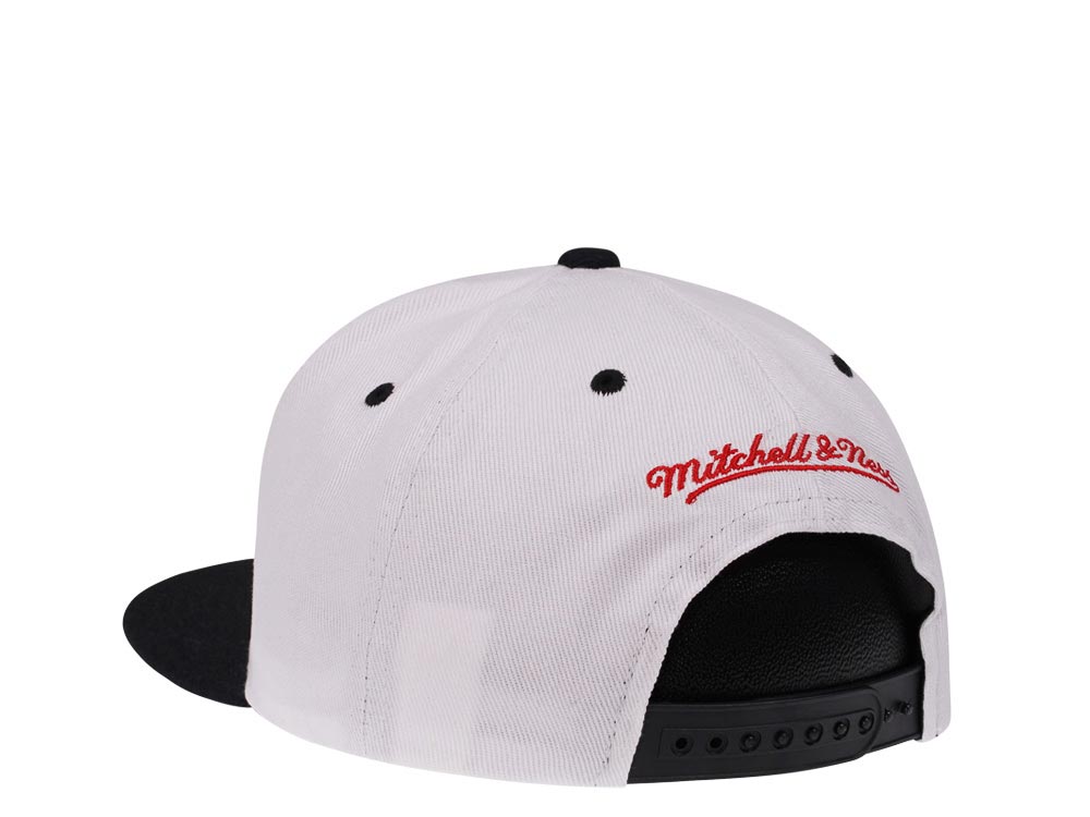 Mitchell & Ness NBA Finals 1993 White Classic Snapback Cap