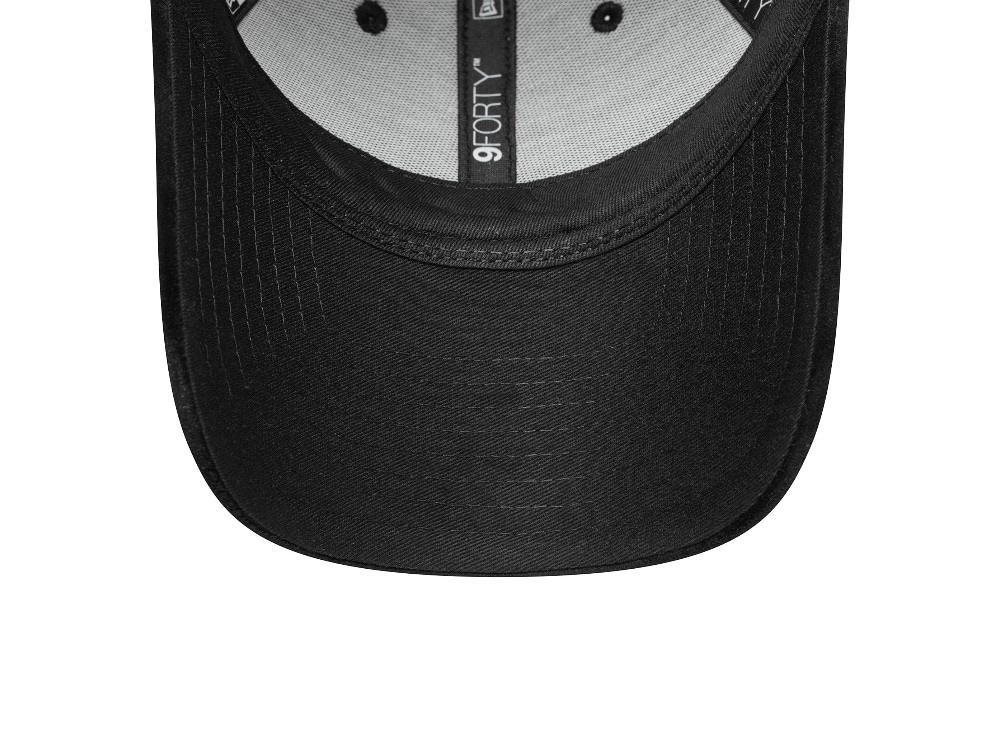 New Era New York Yankees Black Velour Womens 9Forty Strapback Cap
