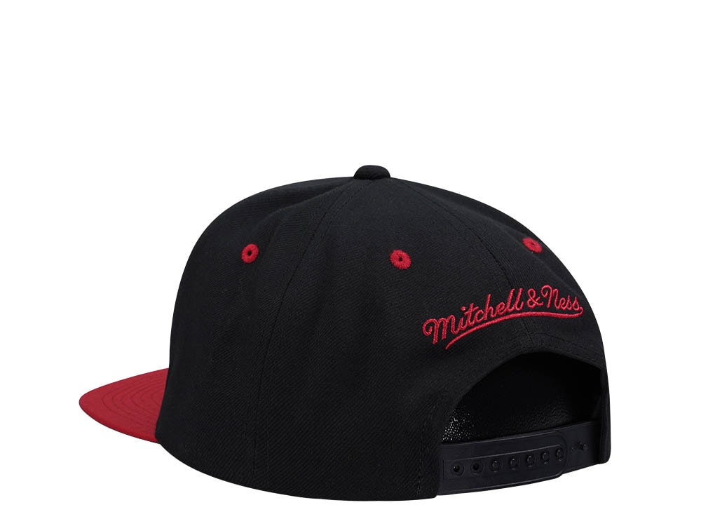 Mitchell & Ness Philadelphia 76ers Breakthrough Two Tone Snapback Cap