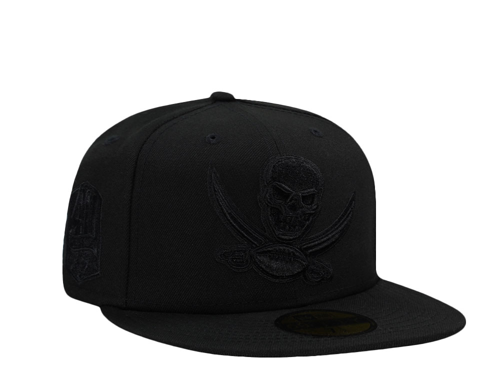 New Era Tampa Bay Buccaneers 40th Anniversary Blackout Prime Edition 59Fifty Fitted Cap