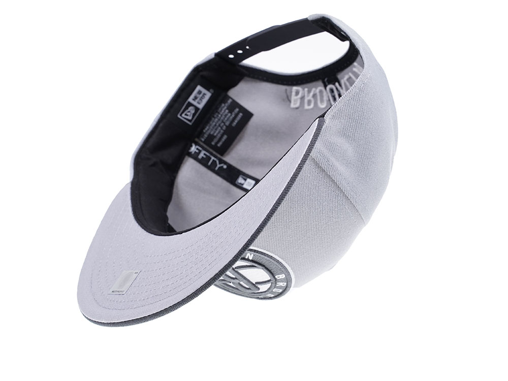 New Era Brooklyn Nets Graphite Heather Edition 9Fifty Snapback Cap