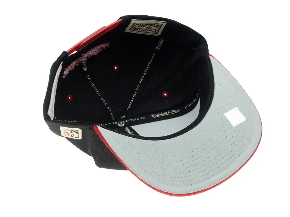 Mitchell & Ness Philadelphia 76ers HWC Team Arch Snapback Cap