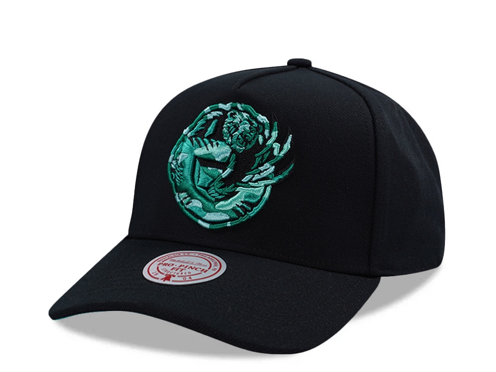 Mitchell & Ness Vancouver Grizzlies Hardwood Classics 404 Club Camo Black Edition Pro Pinch Fit Snapback Cap
