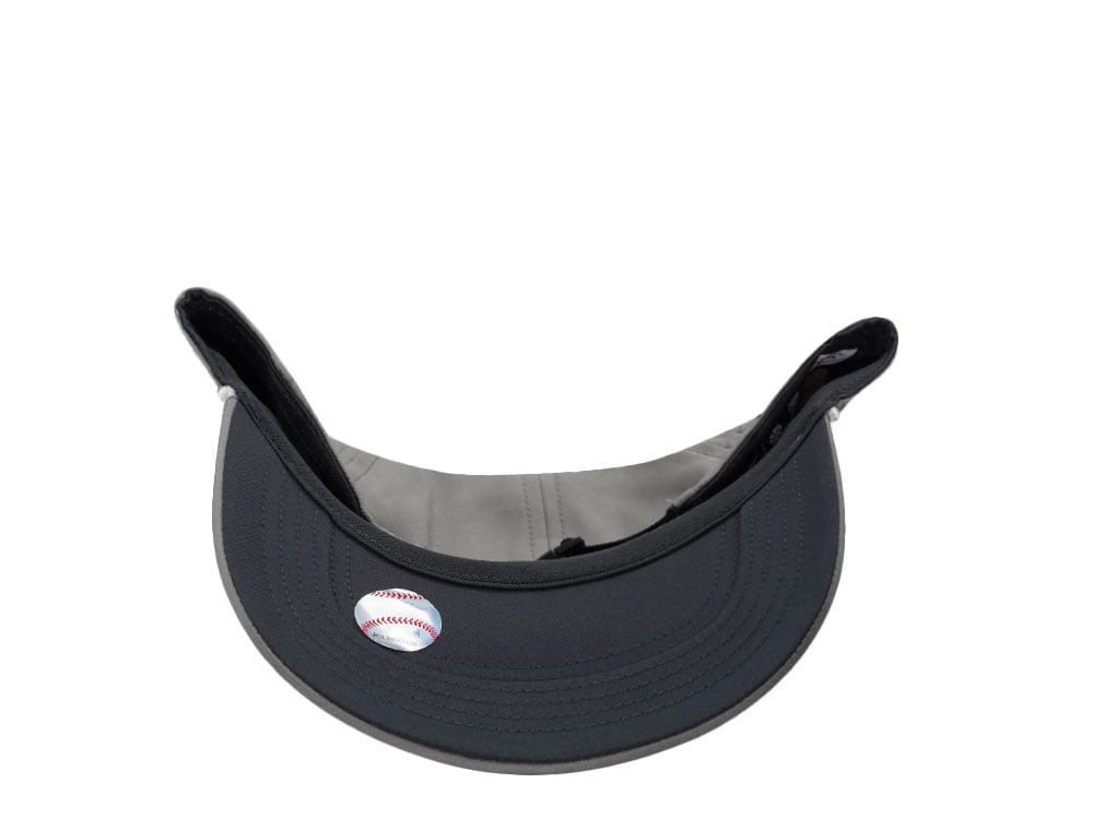 Nike New York Yankees Club Olive Edition Strapback Cap