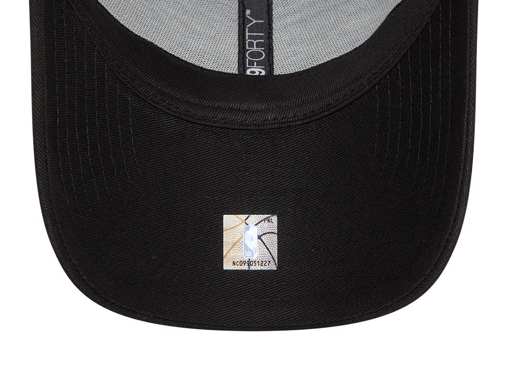 New Era Chicago Bulls NBA Essential Black 9Forty Strapback Cap
