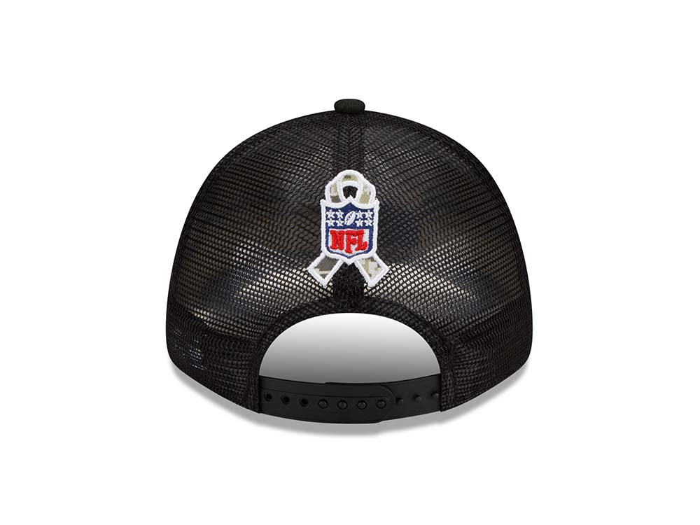 New Era Tampa Bay Buccaneers Salute to Service 21 9Forty Trucker Snapback Cap