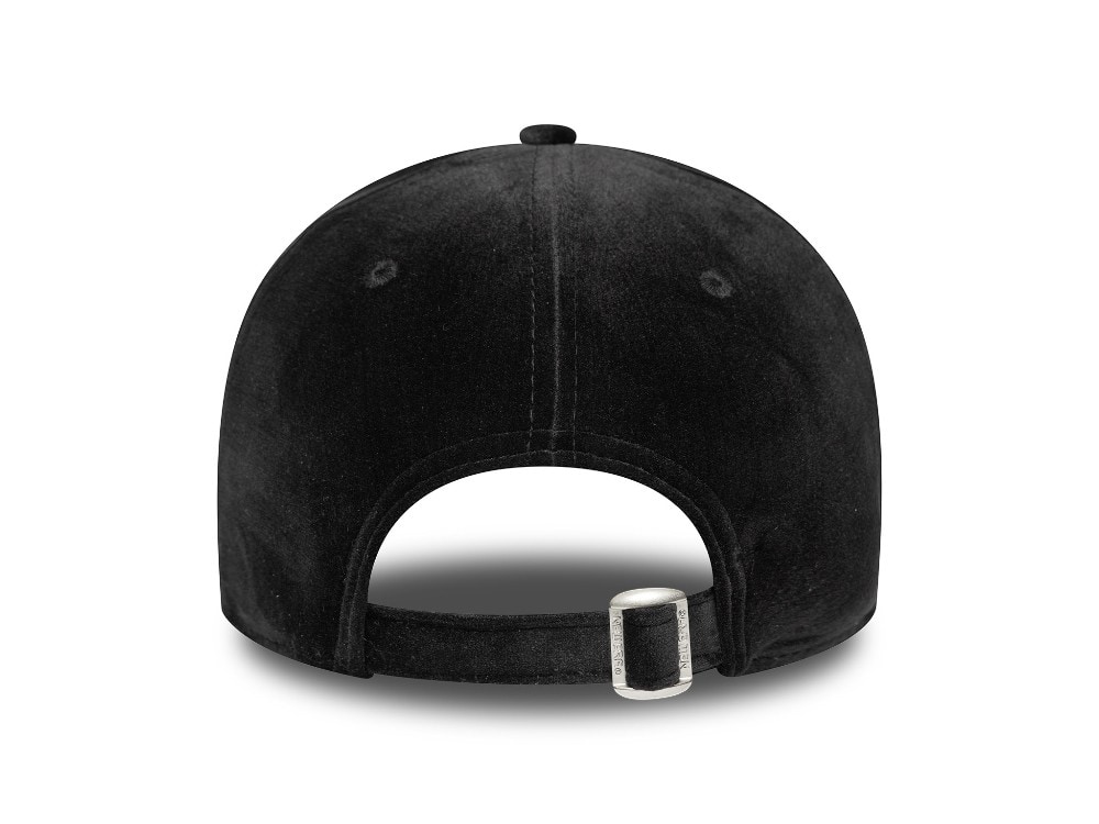 New Era New York Yankees Black Velour Womens 9Forty Strapback Cap