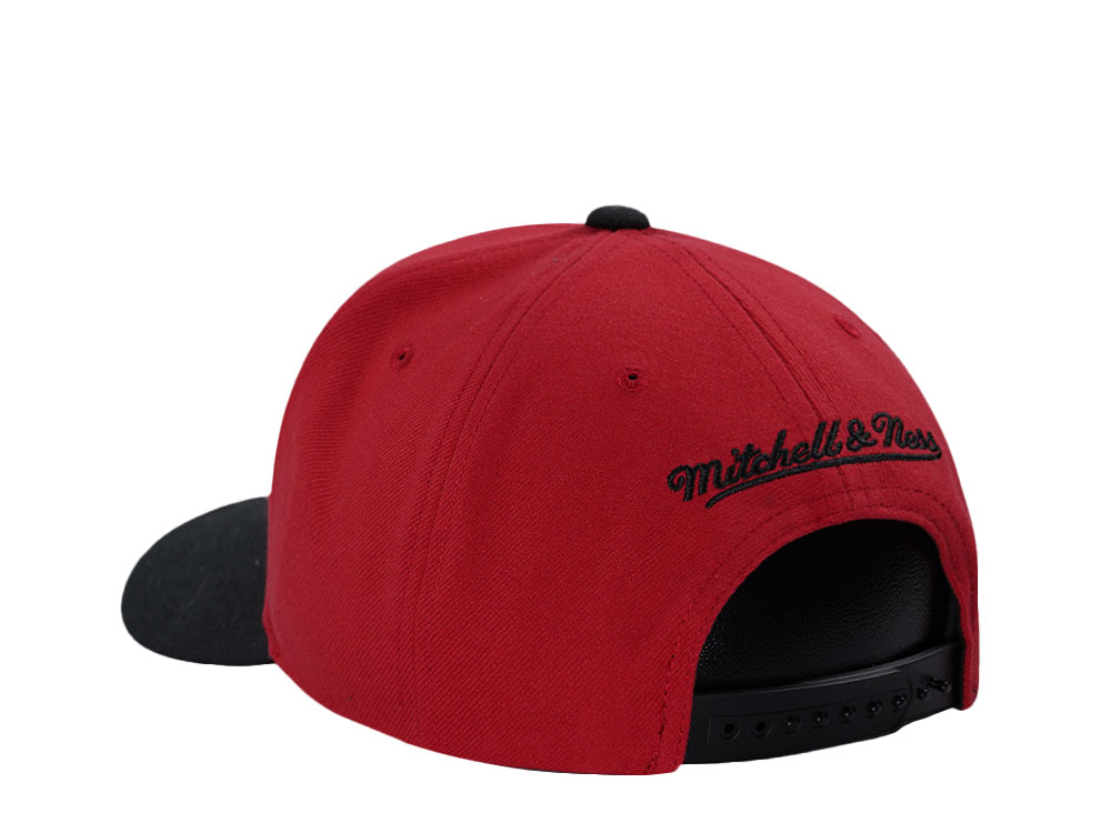 Mitchell & Ness Philadelphia 76ers Hardwood Classic Pro Crown Fit Red Snapback Cap