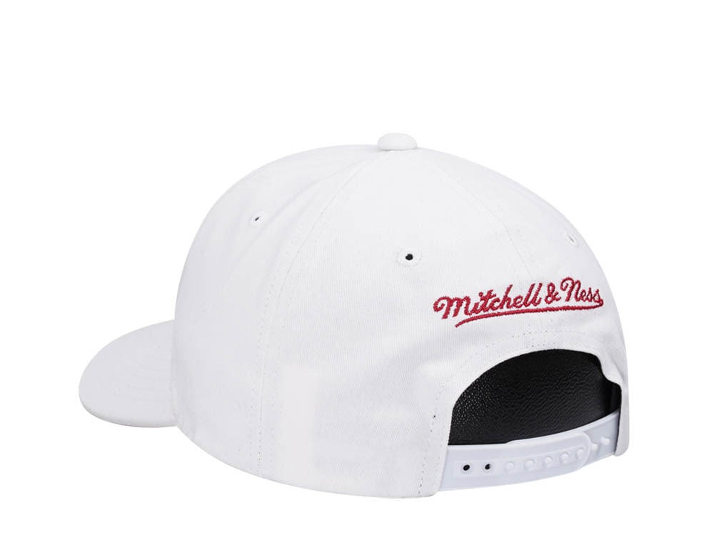 Mitchell & Ness Chicago Bulls All in Pro White Snapback Cap