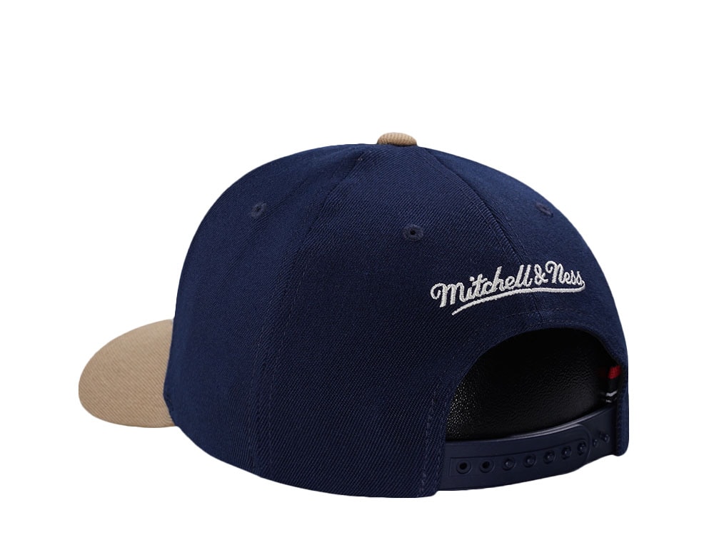 Mitchell & Ness Milwaukee Bucks Sand Storm Classic Red Stretch Snapback Cap