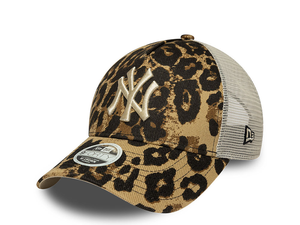 New Era New York Yankees Leopard Print M Crown 9Forty Womens A Frame Trucker Snapback Cap