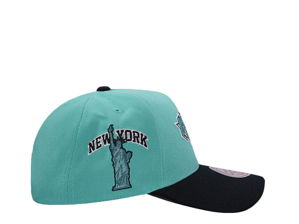 Mitchell & Ness New York Knicks NBA In The City Teal Edition Pro Pinch Fit Snapback Cap