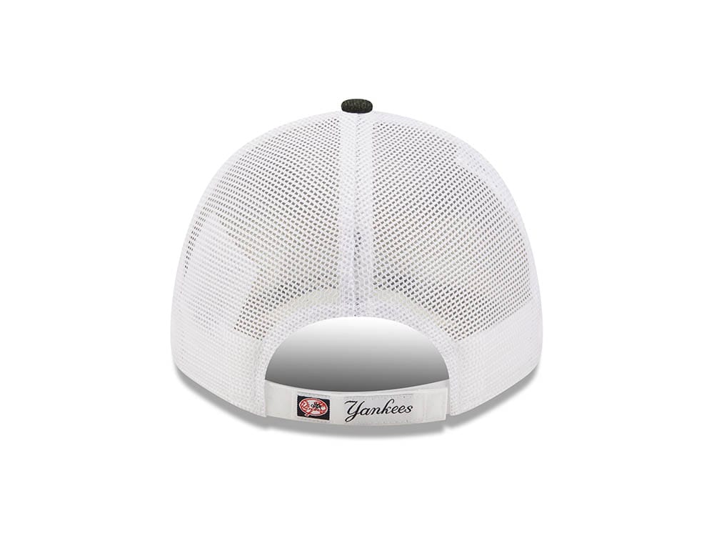 New Era New York Yankees Black Home Field Edition 9forty Trucker Strapback Cap