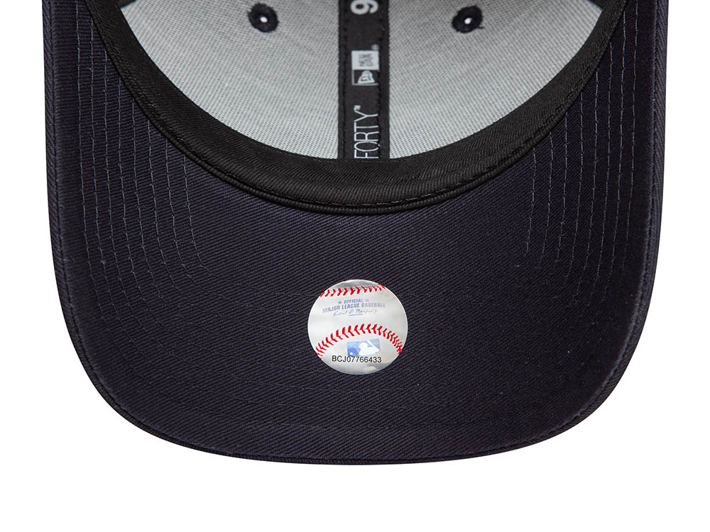 New Era New York Yankees MLB Patch Navy 9Forty Strapback Cap