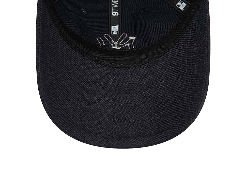 New Era New York Yankees Boucle Navy 9Twenty Strapback Cap