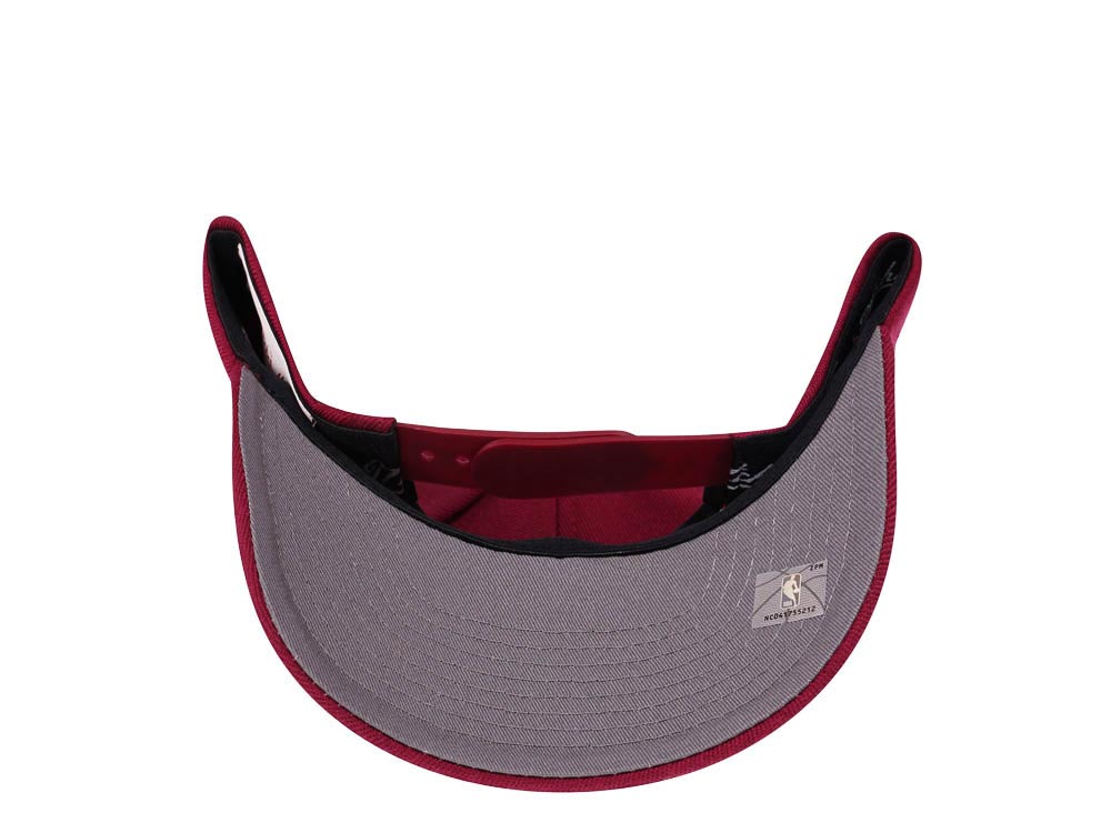 Mitchell & Ness Cleveland Cavaliers Team Ground Red Line Solid Flex Snapback Cap