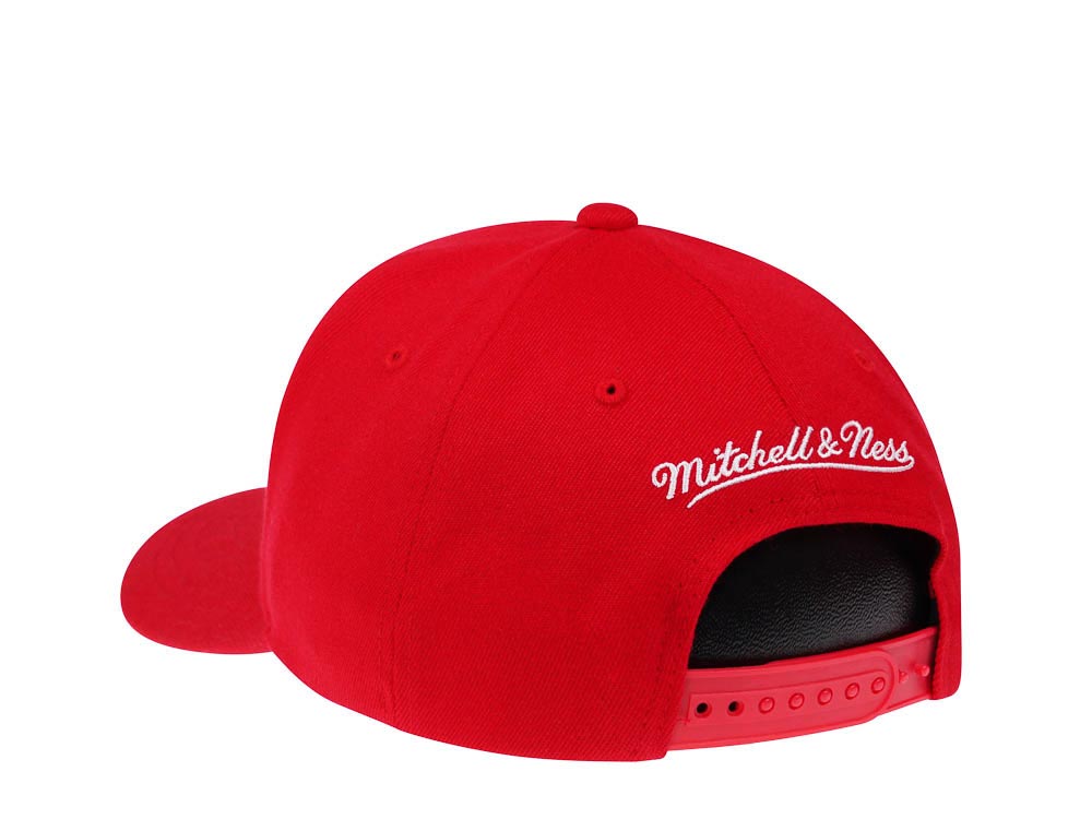 Mitchell & Ness Chicago Bulls Team Ground Red Line Solid Flex Snapback Cap